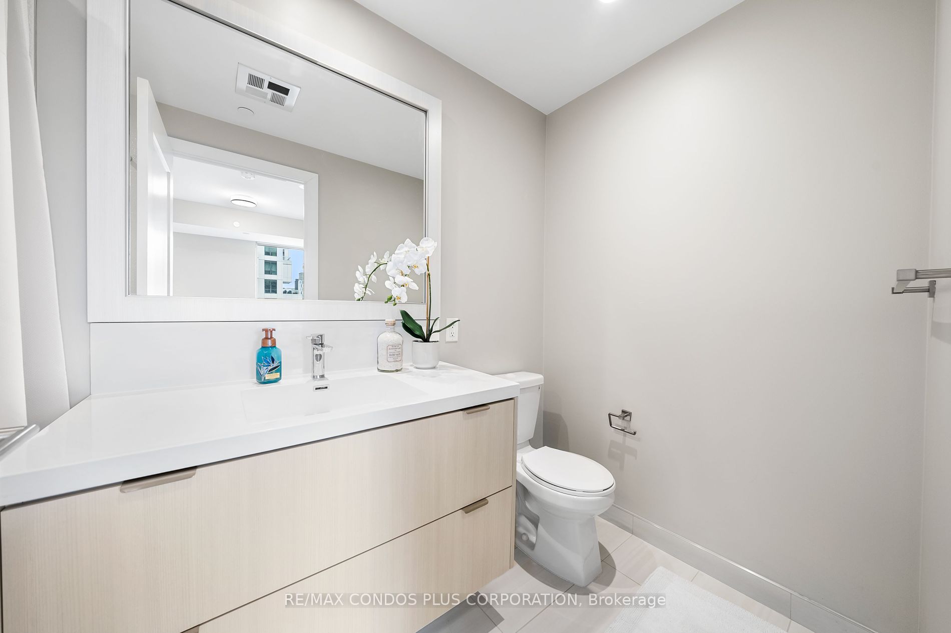 80 Vanauley Street, #511