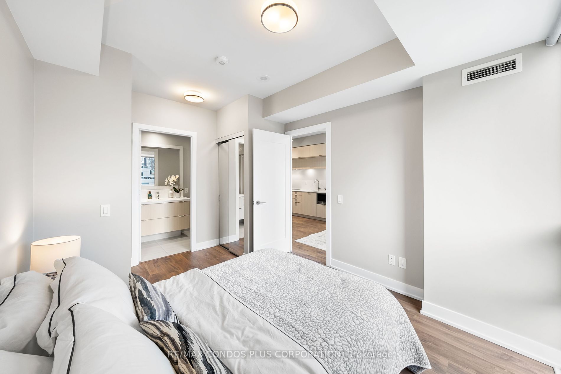 80 Vanauley Street, #511