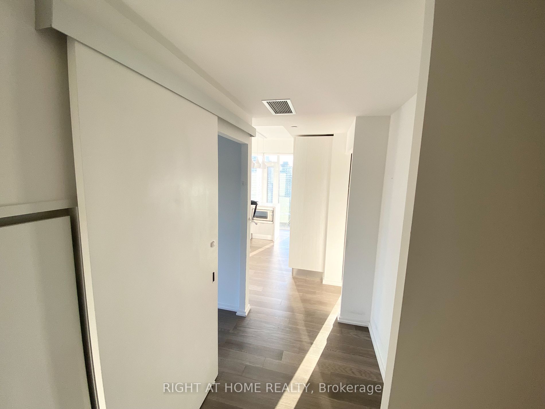 5 Soudan Ave, #2307
