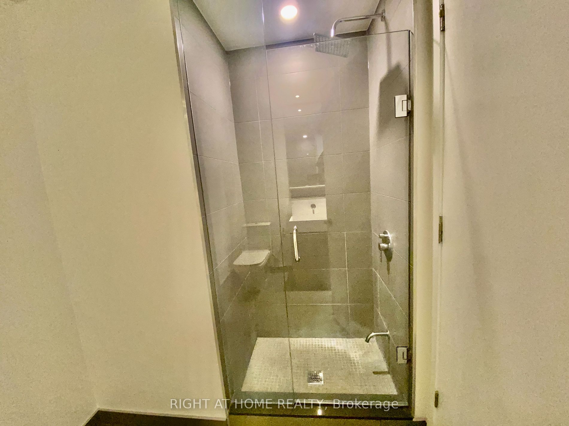 5 Soudan Ave, #2307