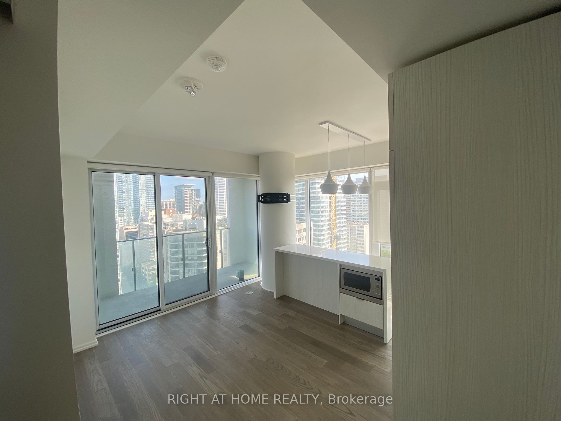 5 Soudan Ave, #2307
