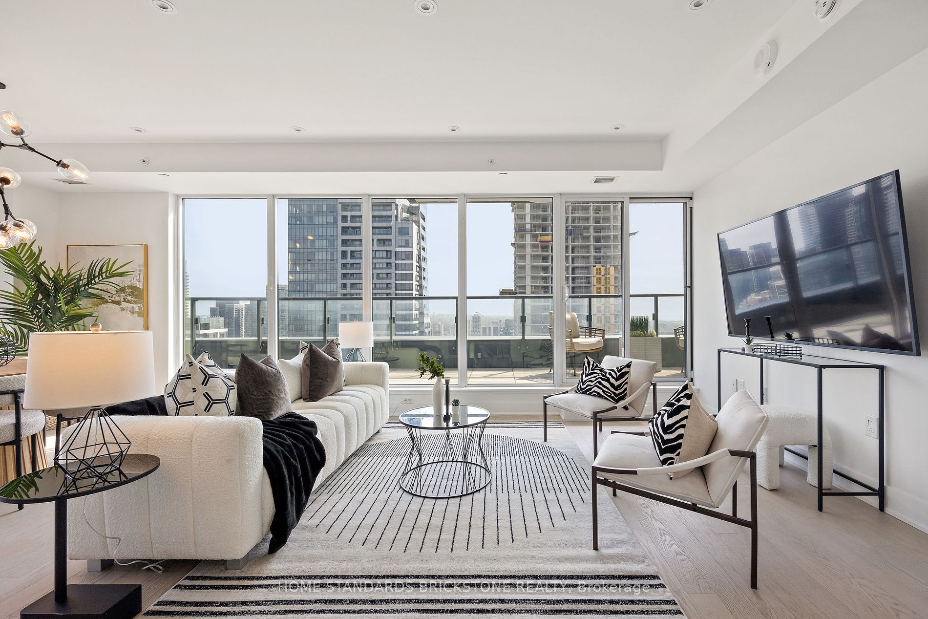 955 Bay Street #3907