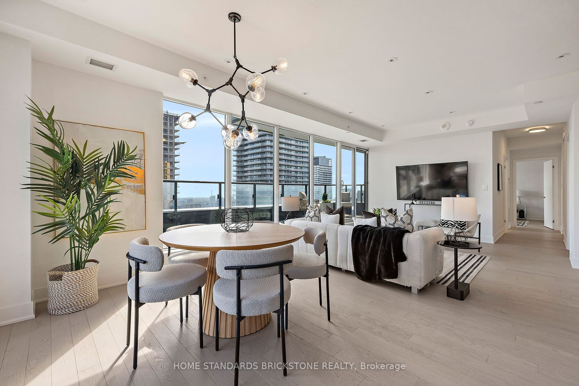 955 Bay Street #3907