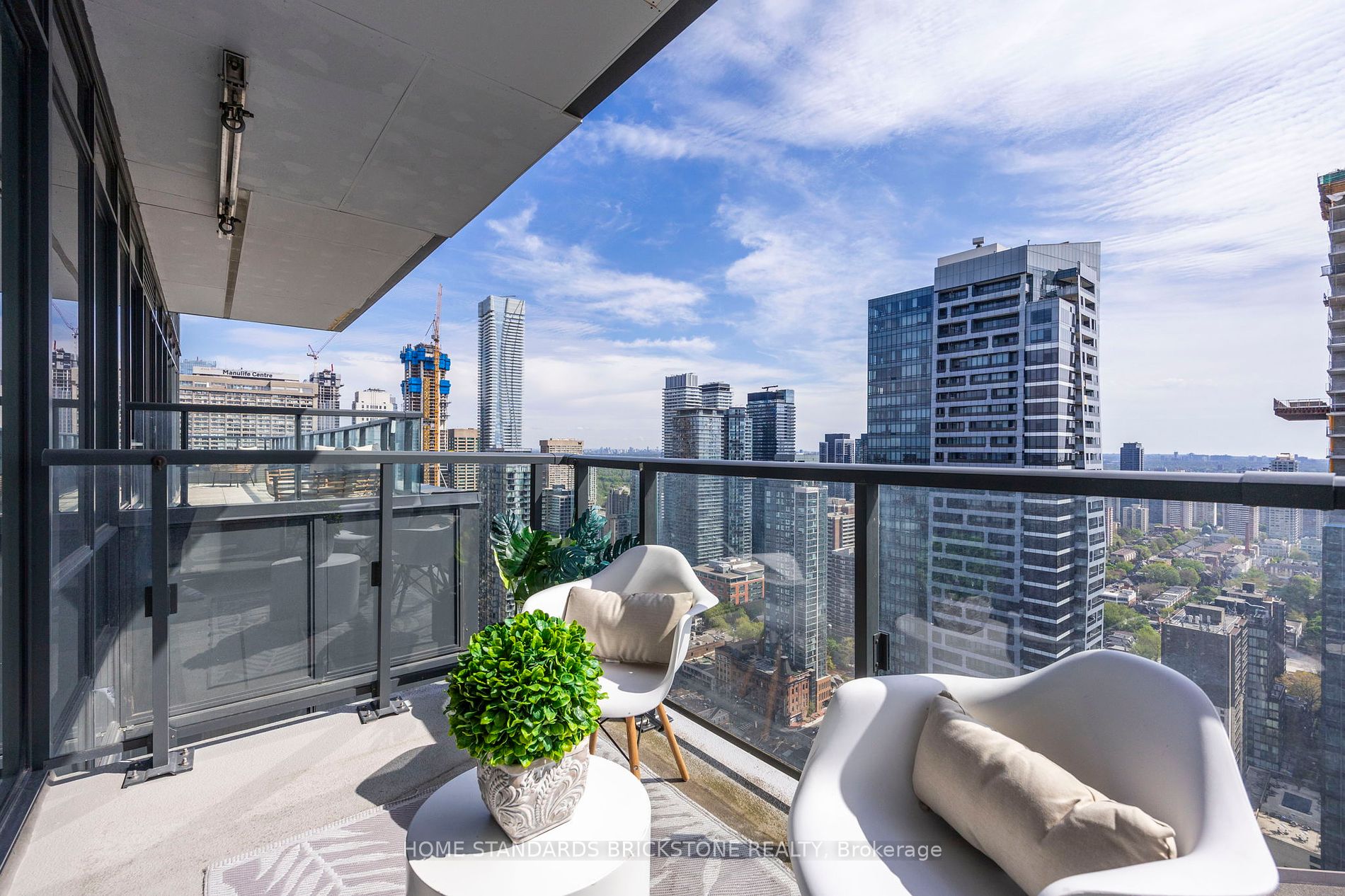955 Bay Street #3907