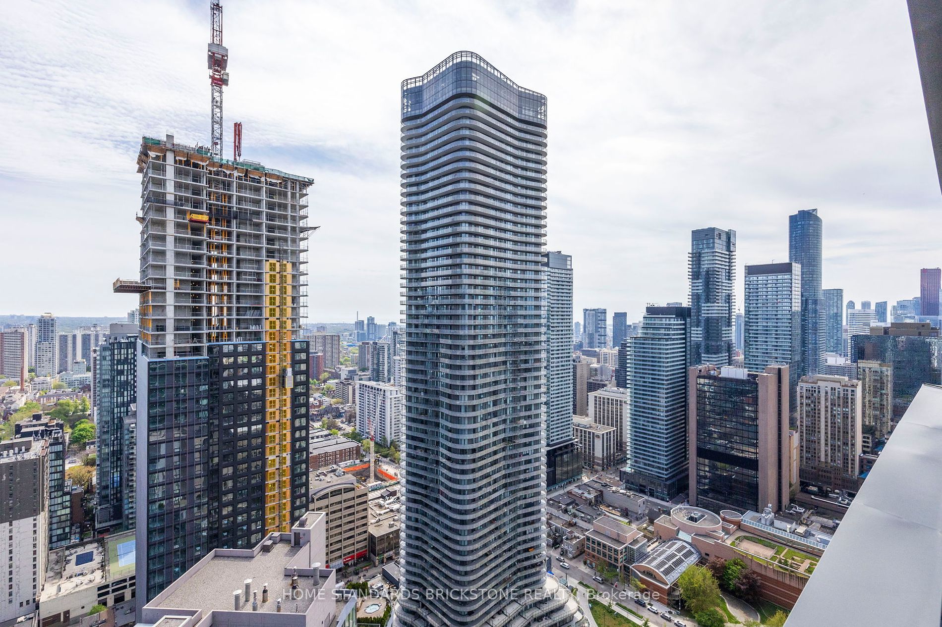 955 Bay Street #3907