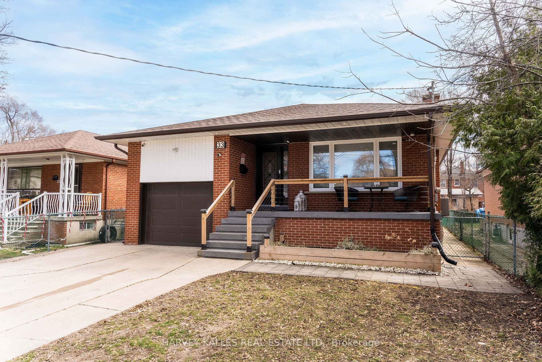 33 Madawaska Avenue