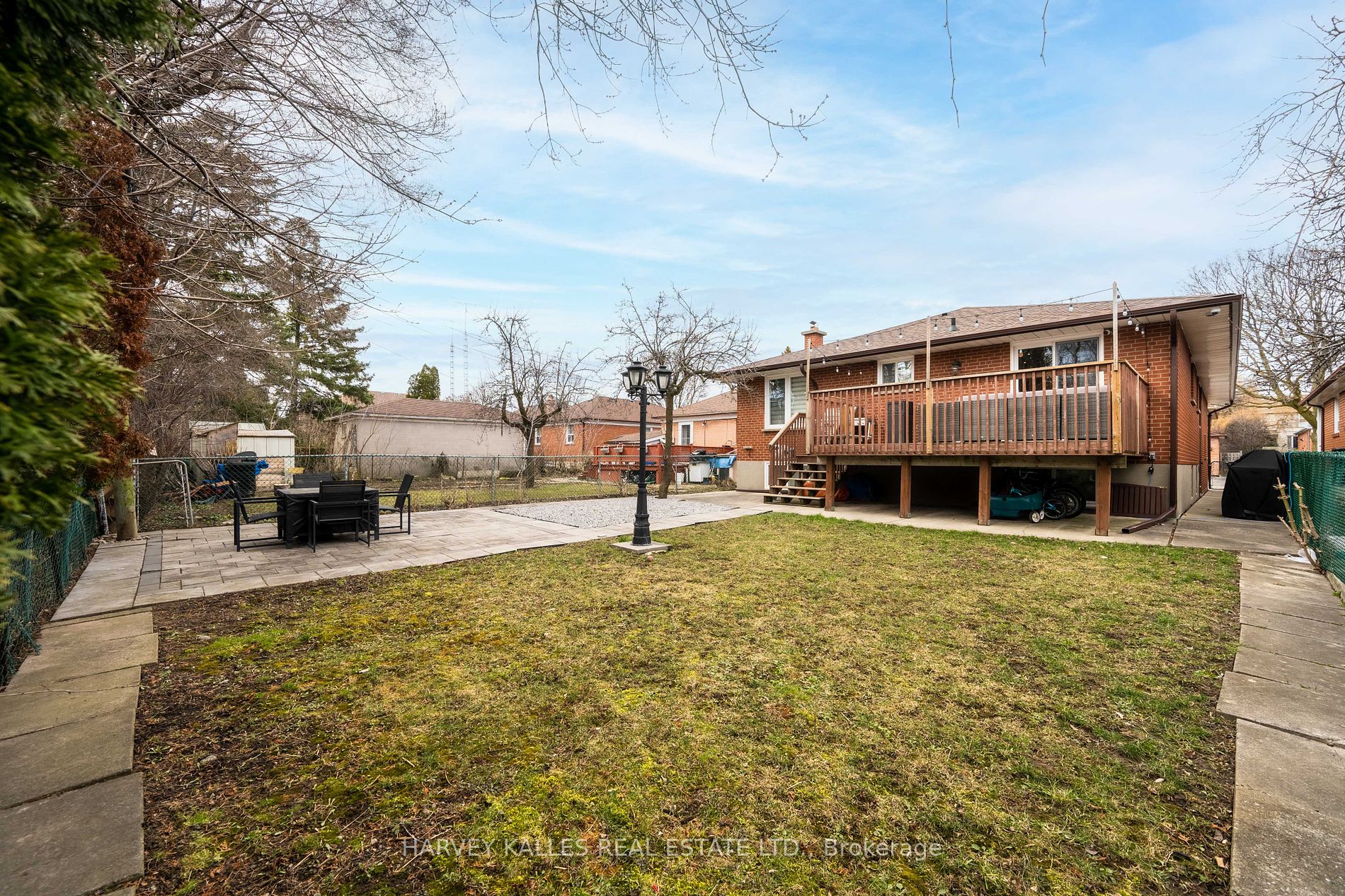 33 Madawaska Avenue