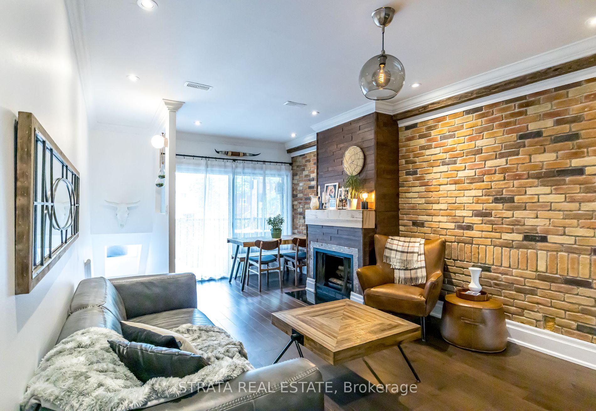 364 Dundas St E, #A