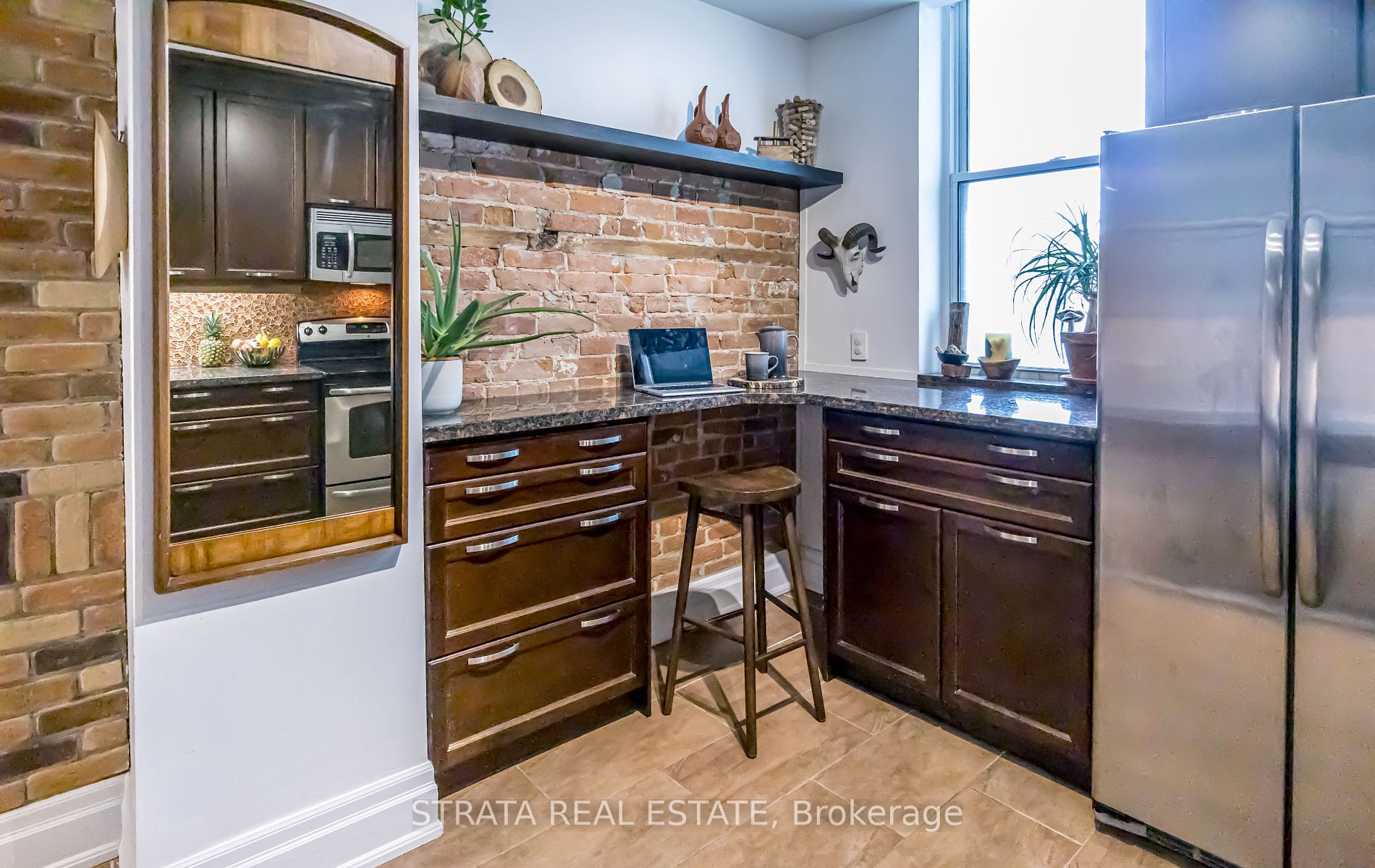 364 Dundas St E, #A