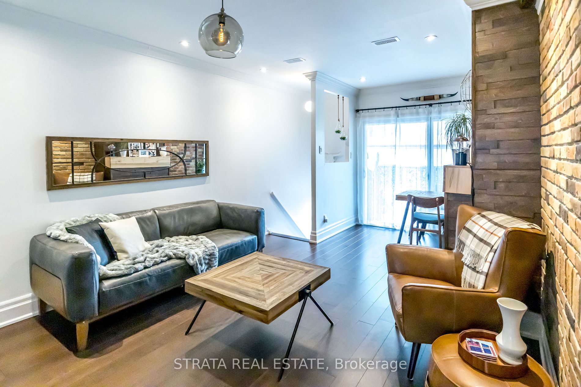 364 Dundas St E, #A
