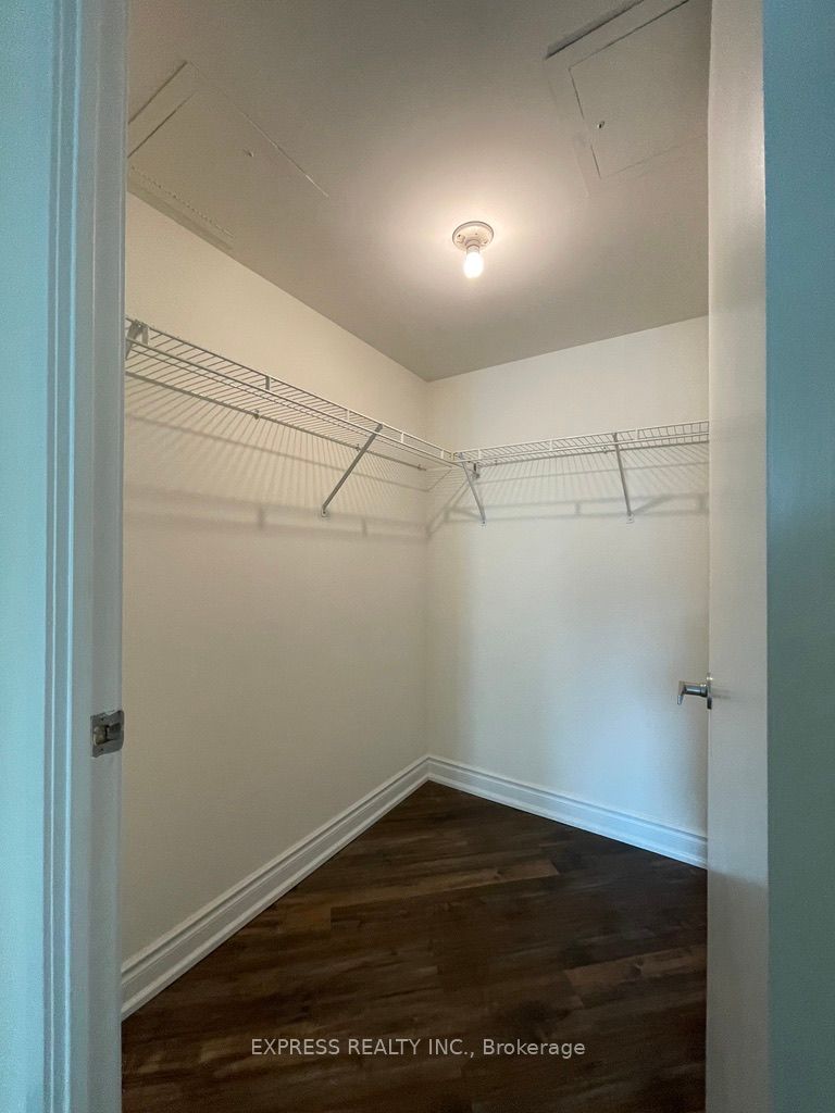 361 Front Street W #512