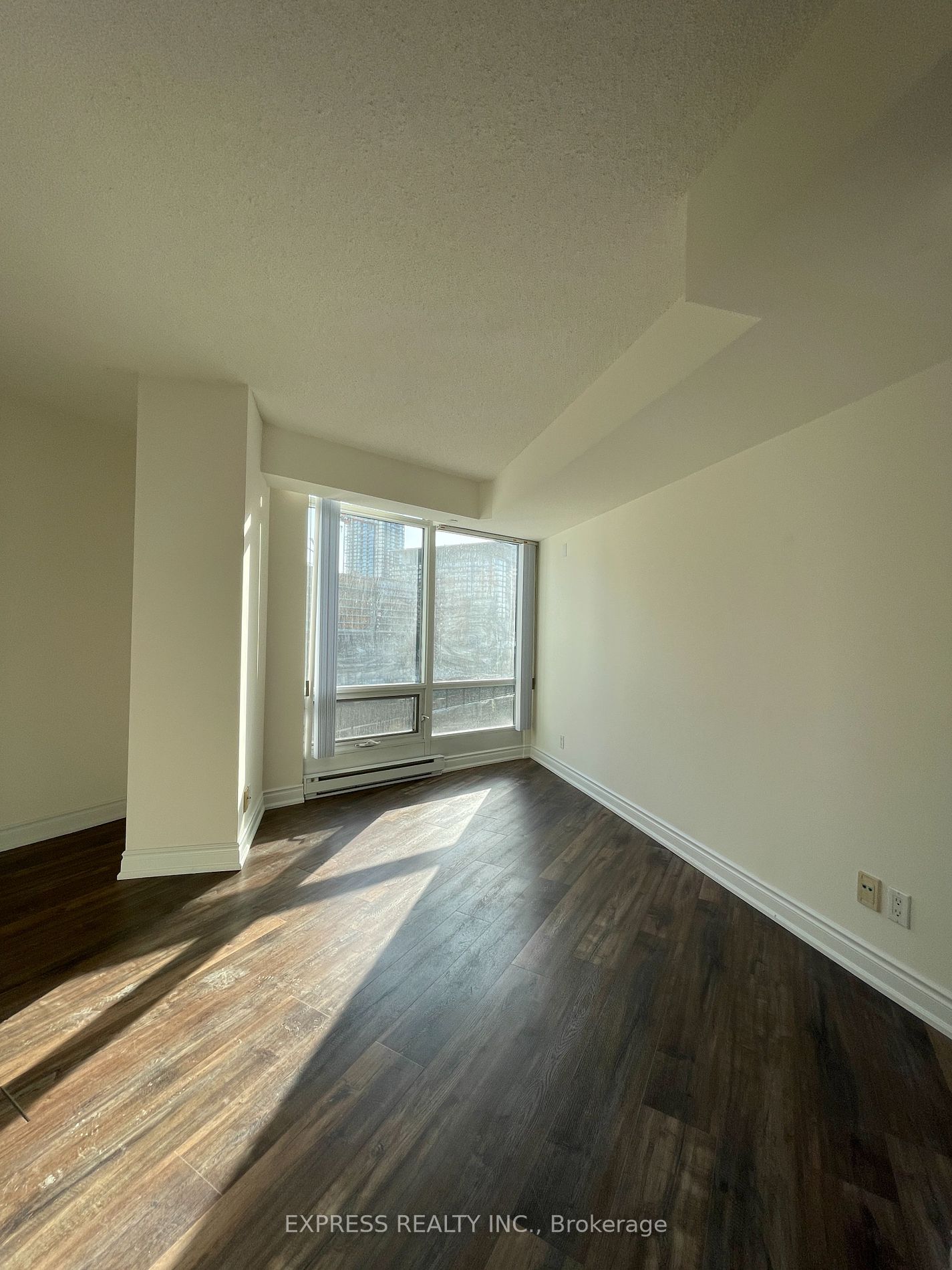361 Front Street W #512