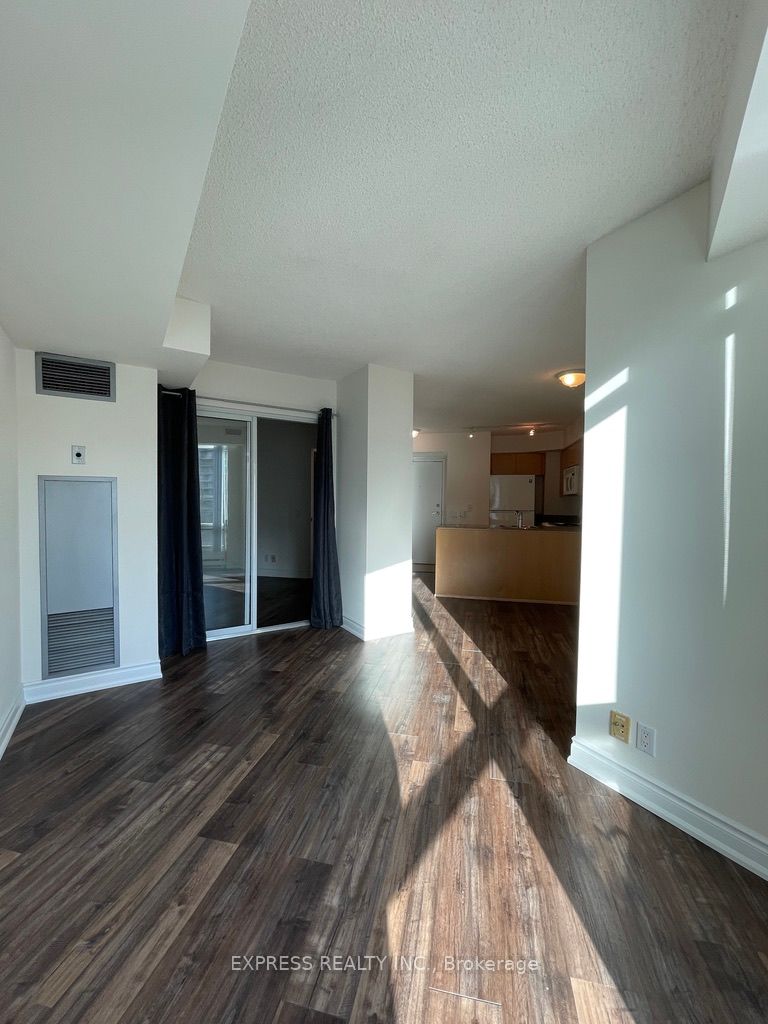 361 Front Street W #512