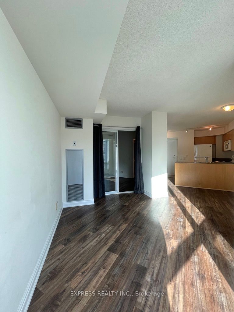 361 Front Street W #512