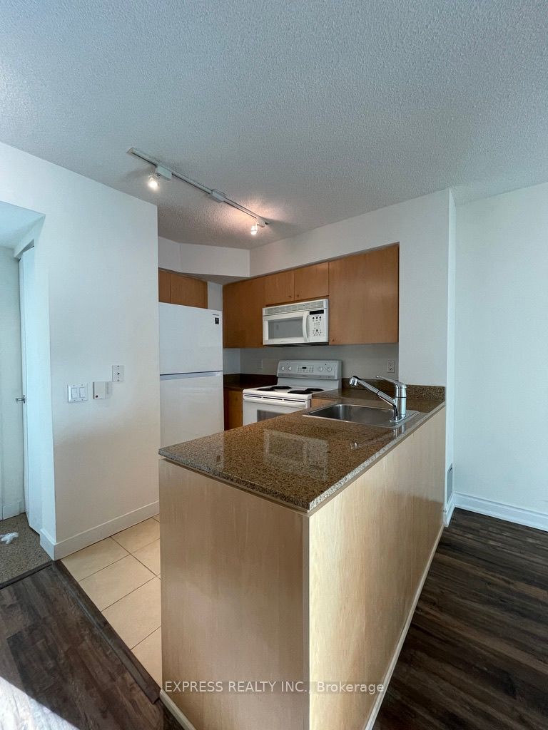 361 Front Street W #512