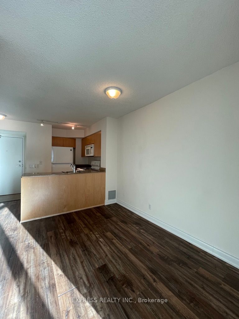 361 Front Street W #512