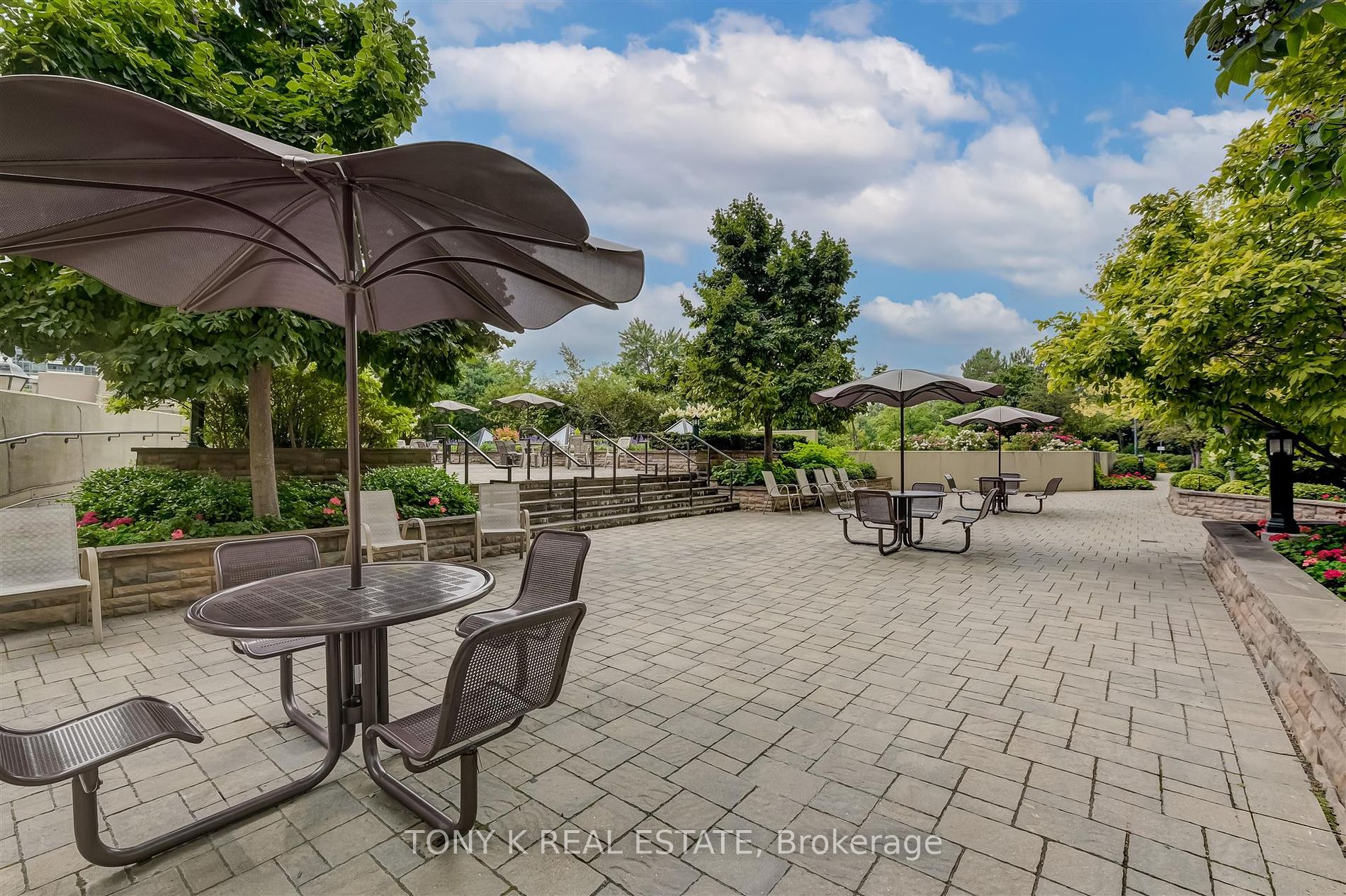 5444 Yonge St, #502A