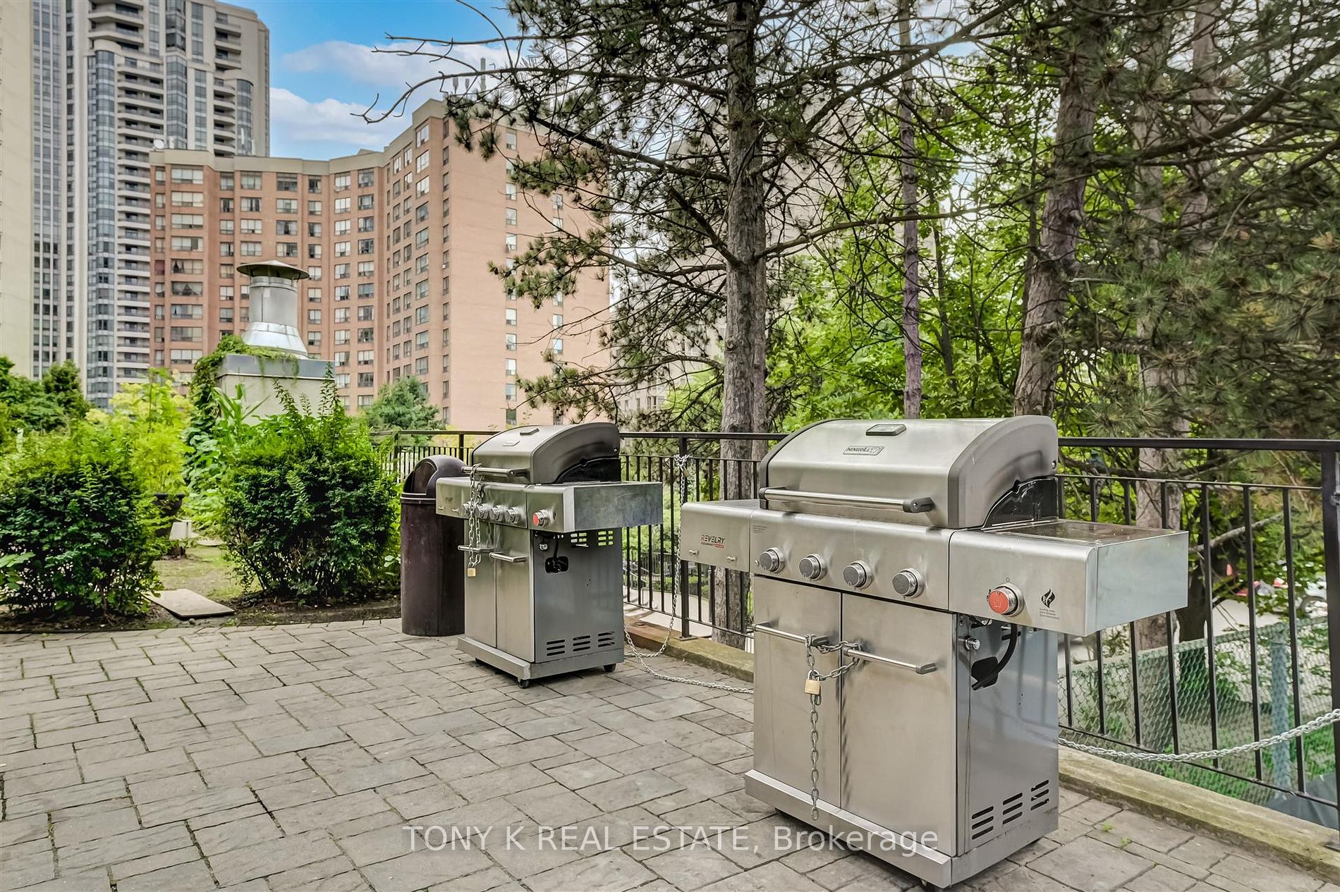 5444 Yonge St, #502A