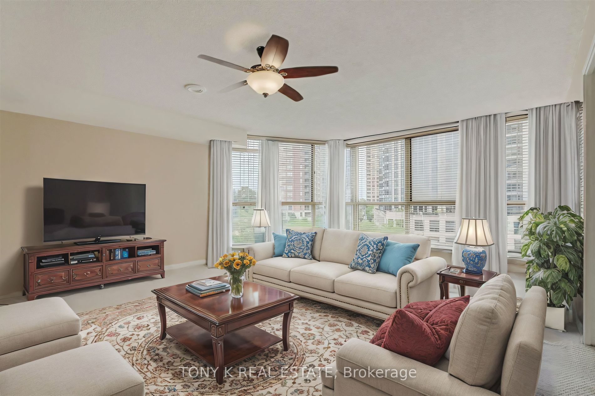 5444 Yonge St, #502A