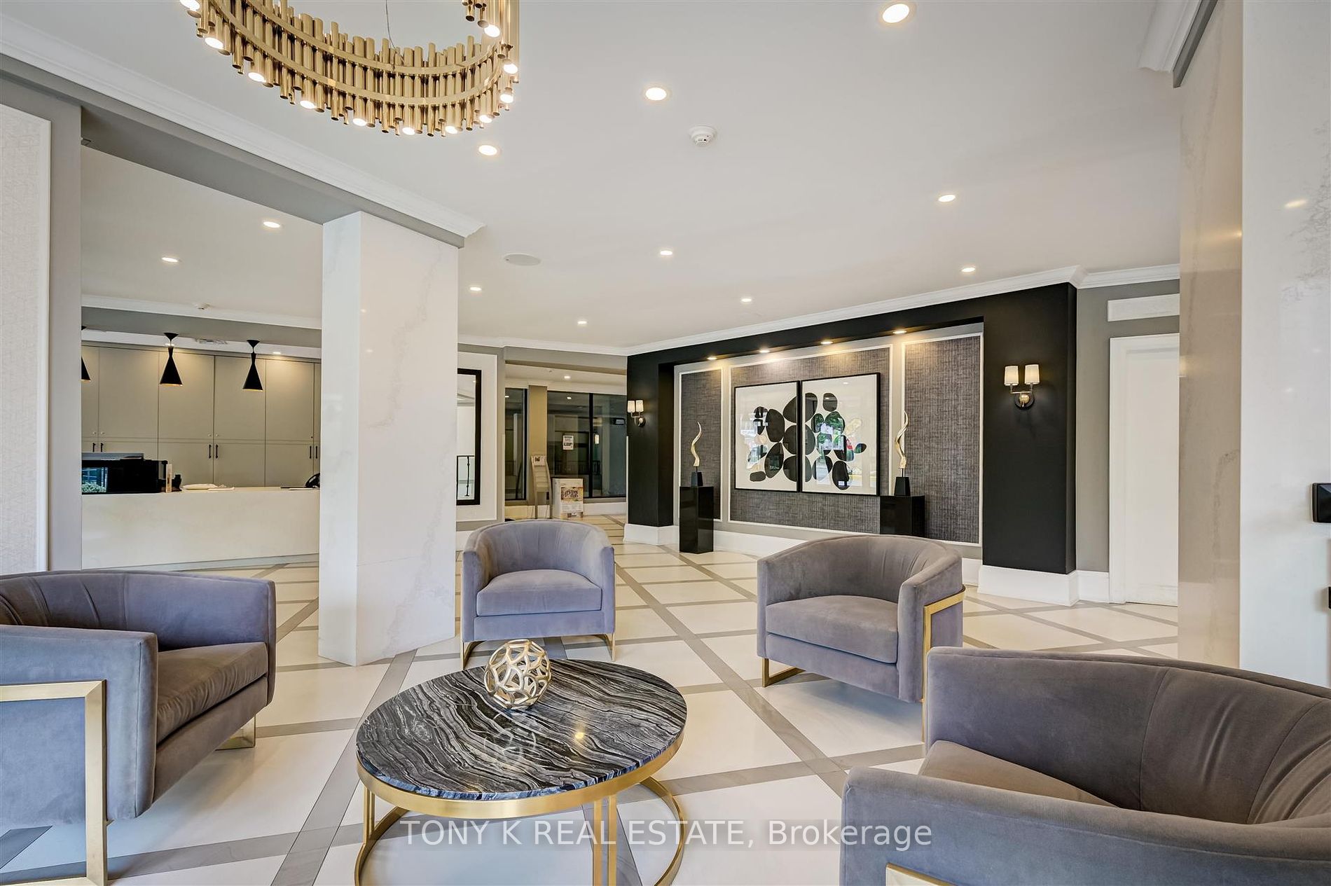 5444 Yonge St, #502A