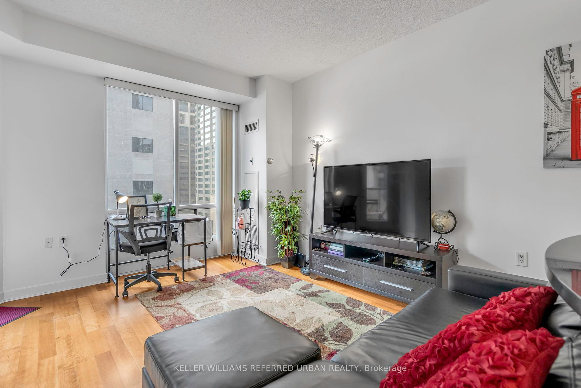 85 Bloor Street E, #1014