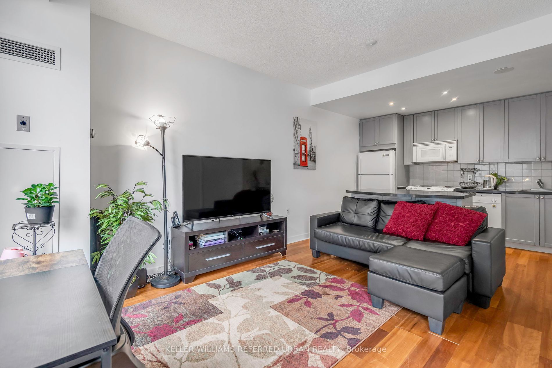 85 Bloor Street E, #1014