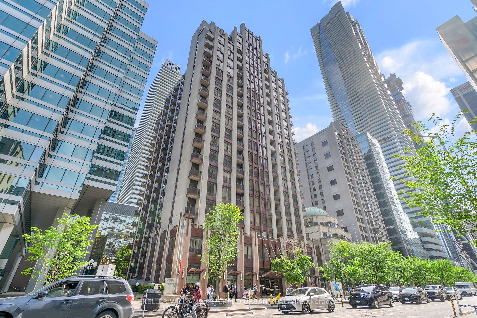 85 Bloor Street E, #1014