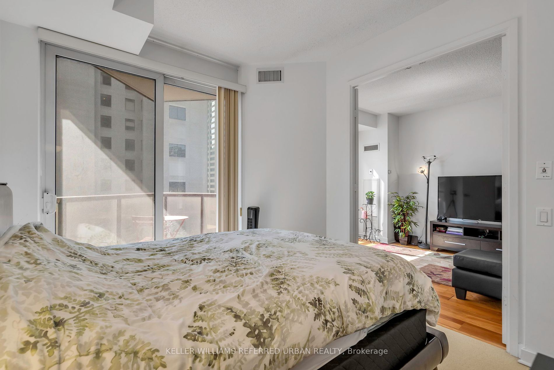 85 Bloor Street E, #1014