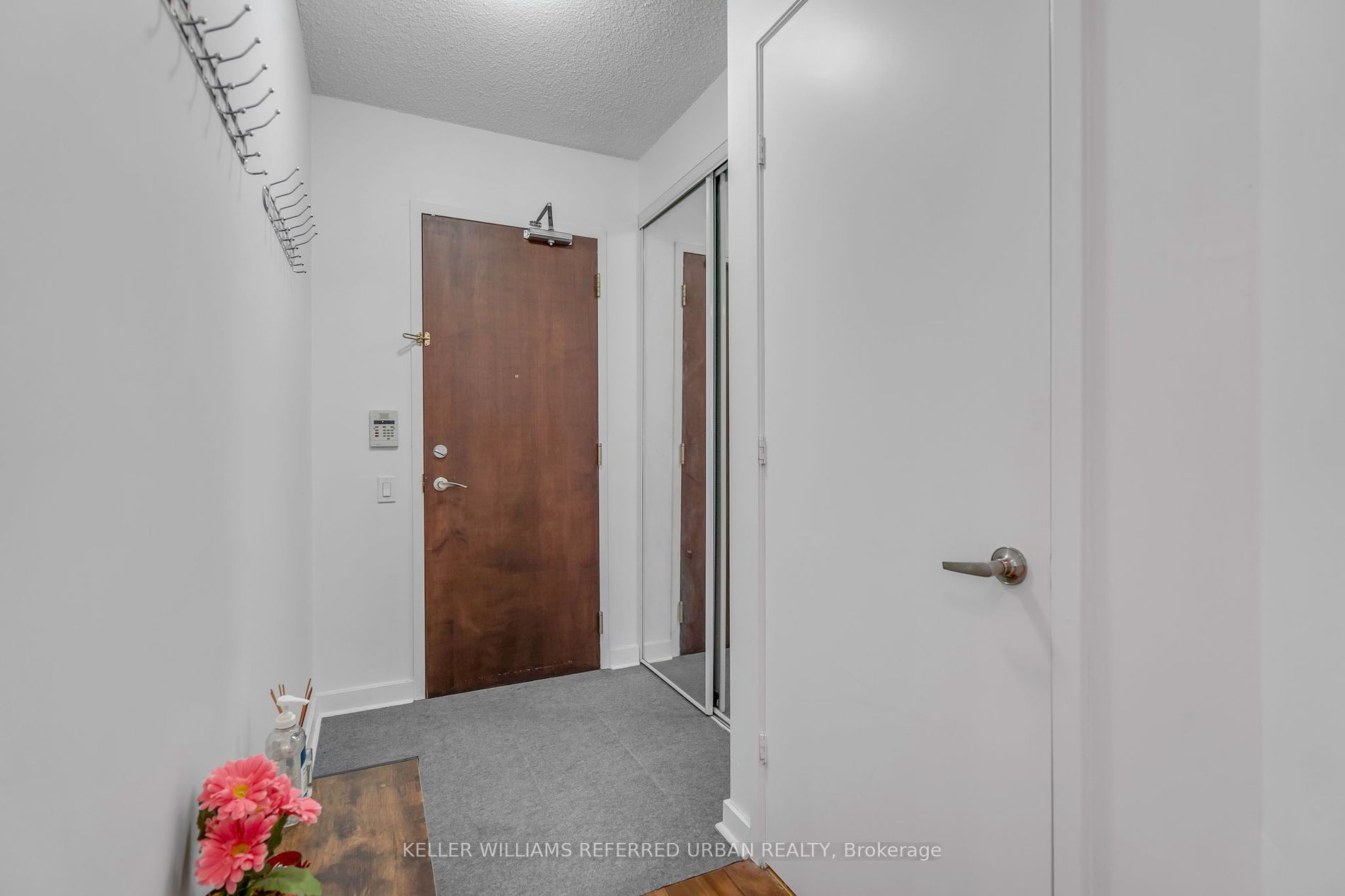 85 Bloor Street E, #1014