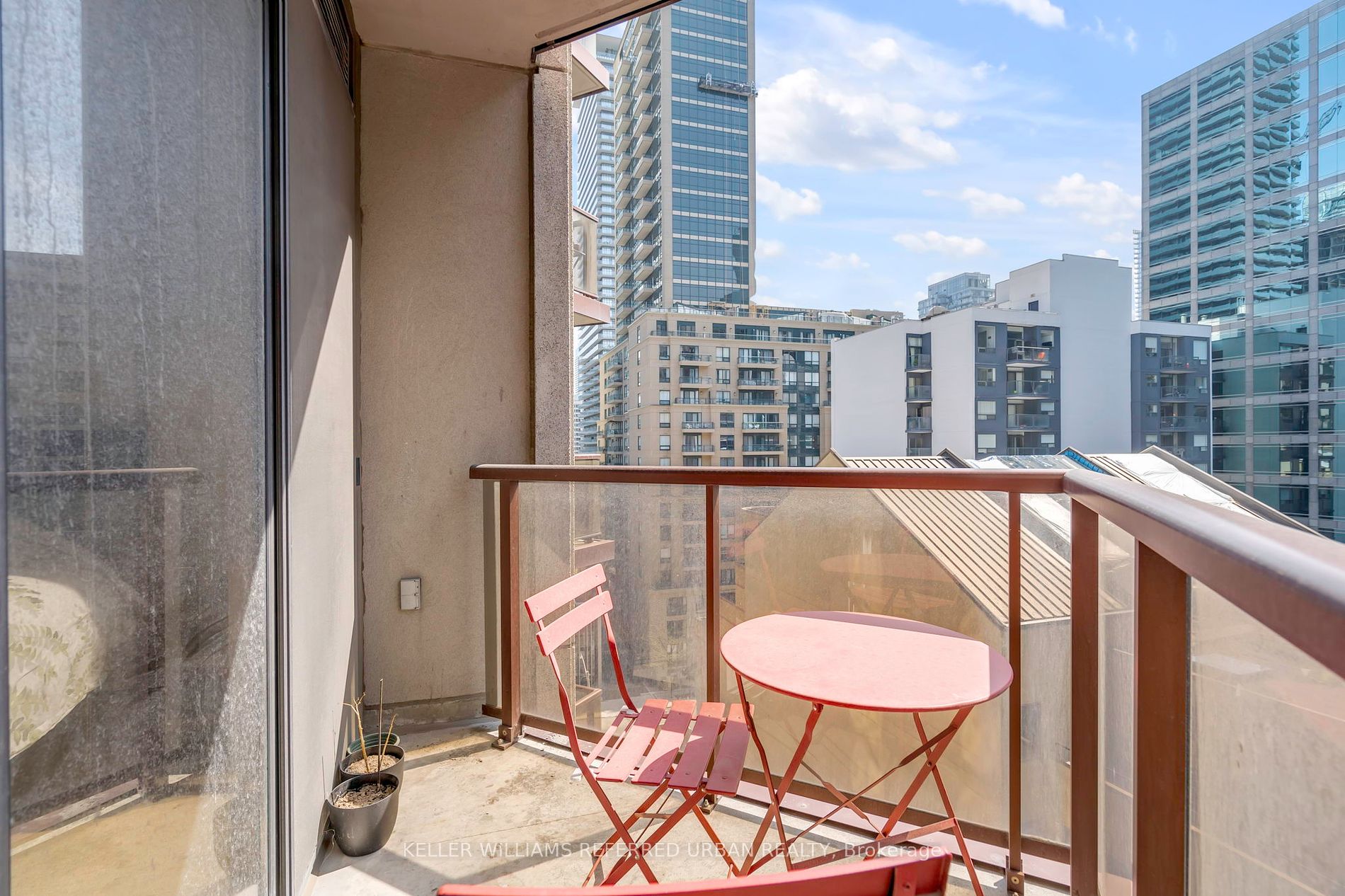 85 Bloor Street E, #1014