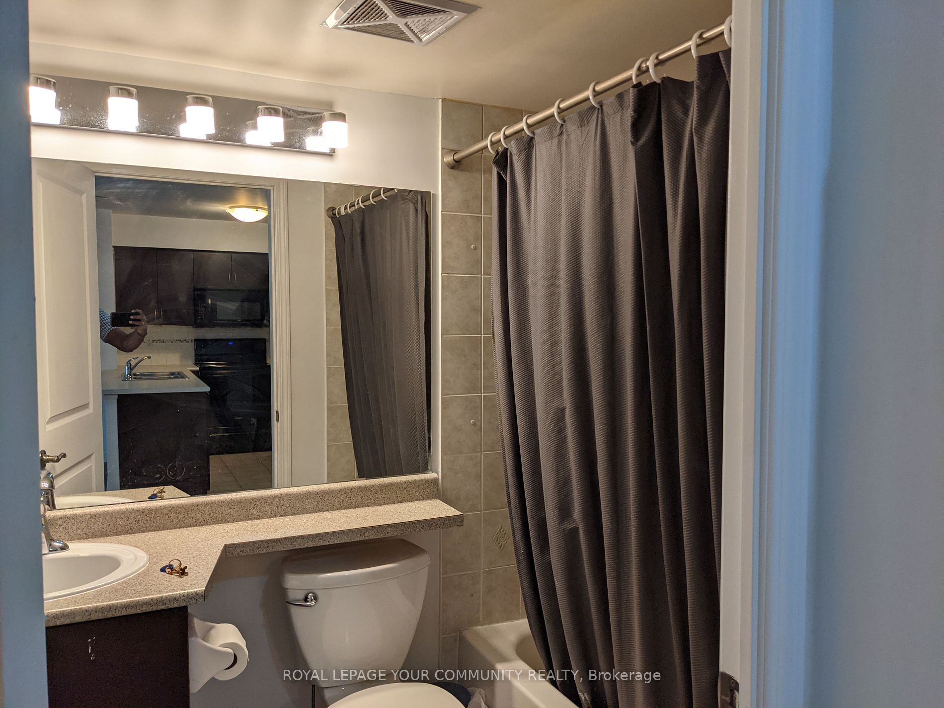872 Sheppard Avenue W #416