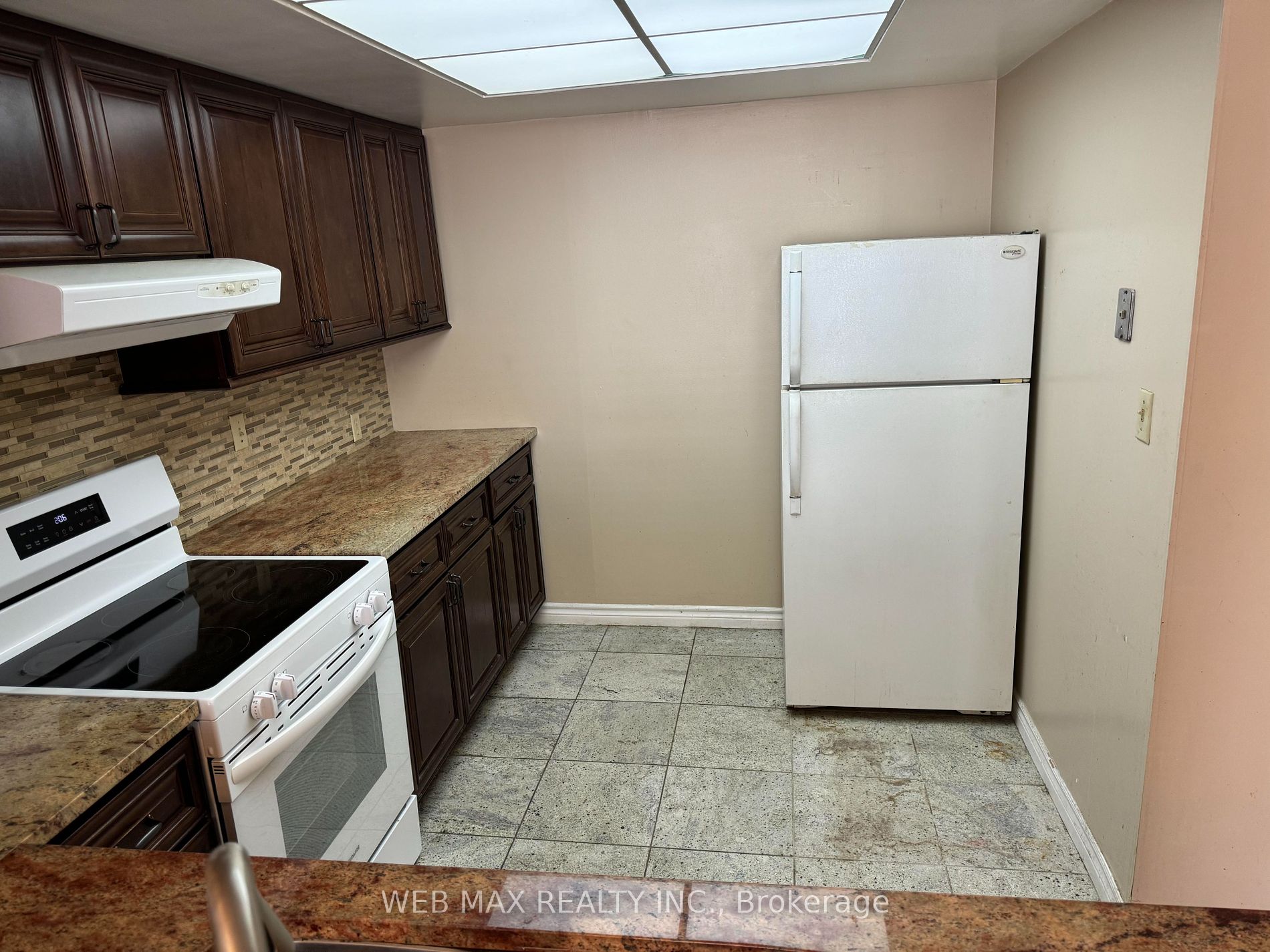 5765 YONGE Street, #610