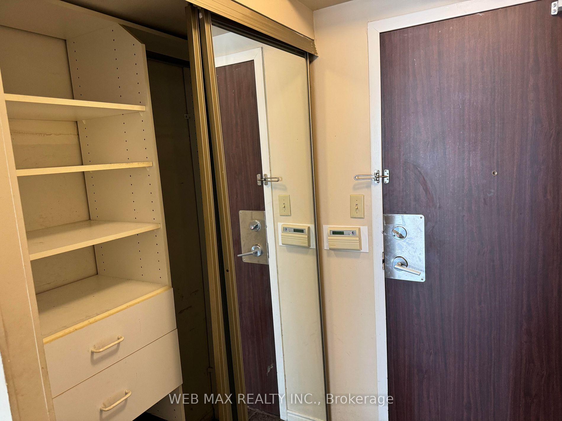 5765 YONGE Street, #610