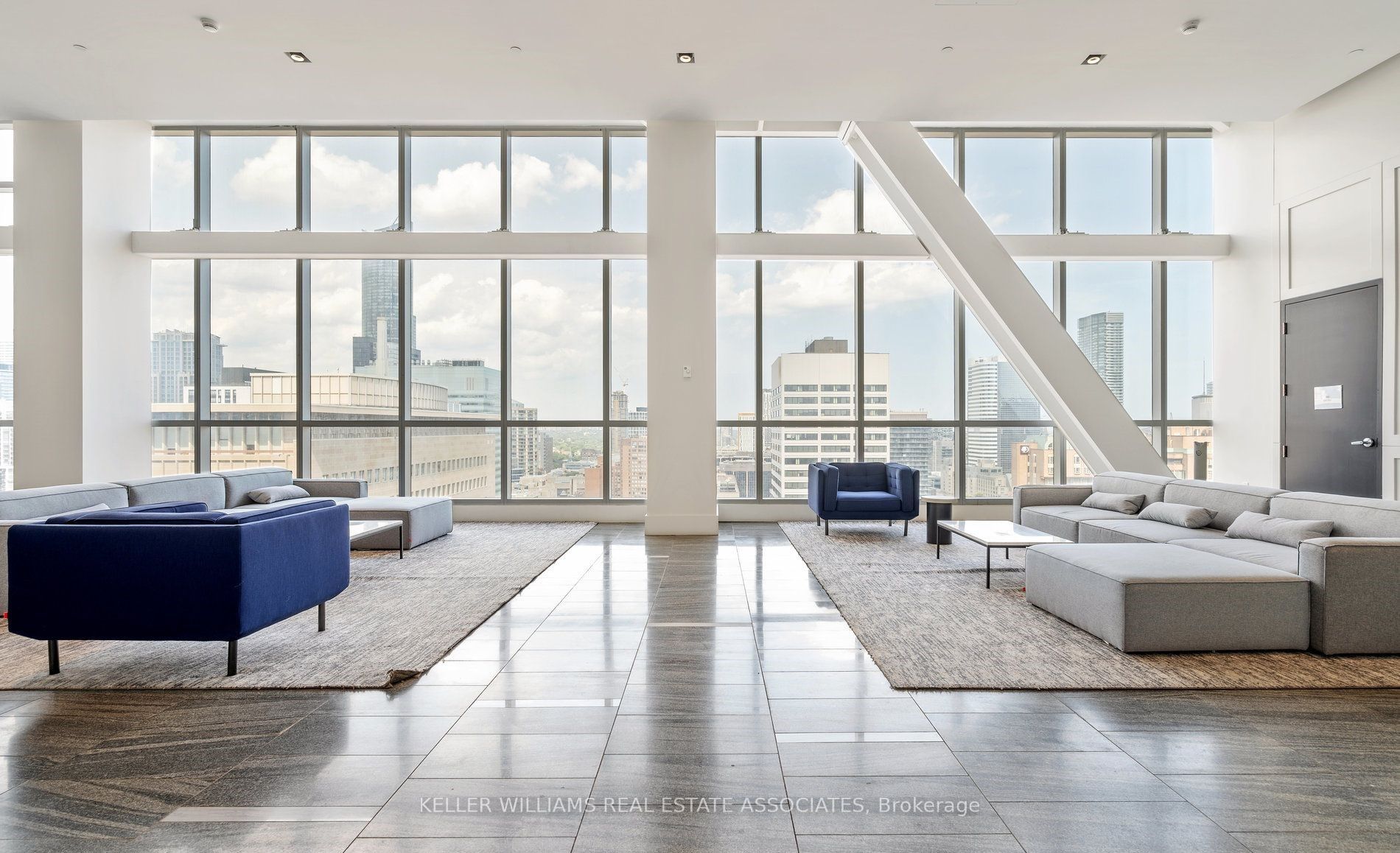 488 University Ave, #2302