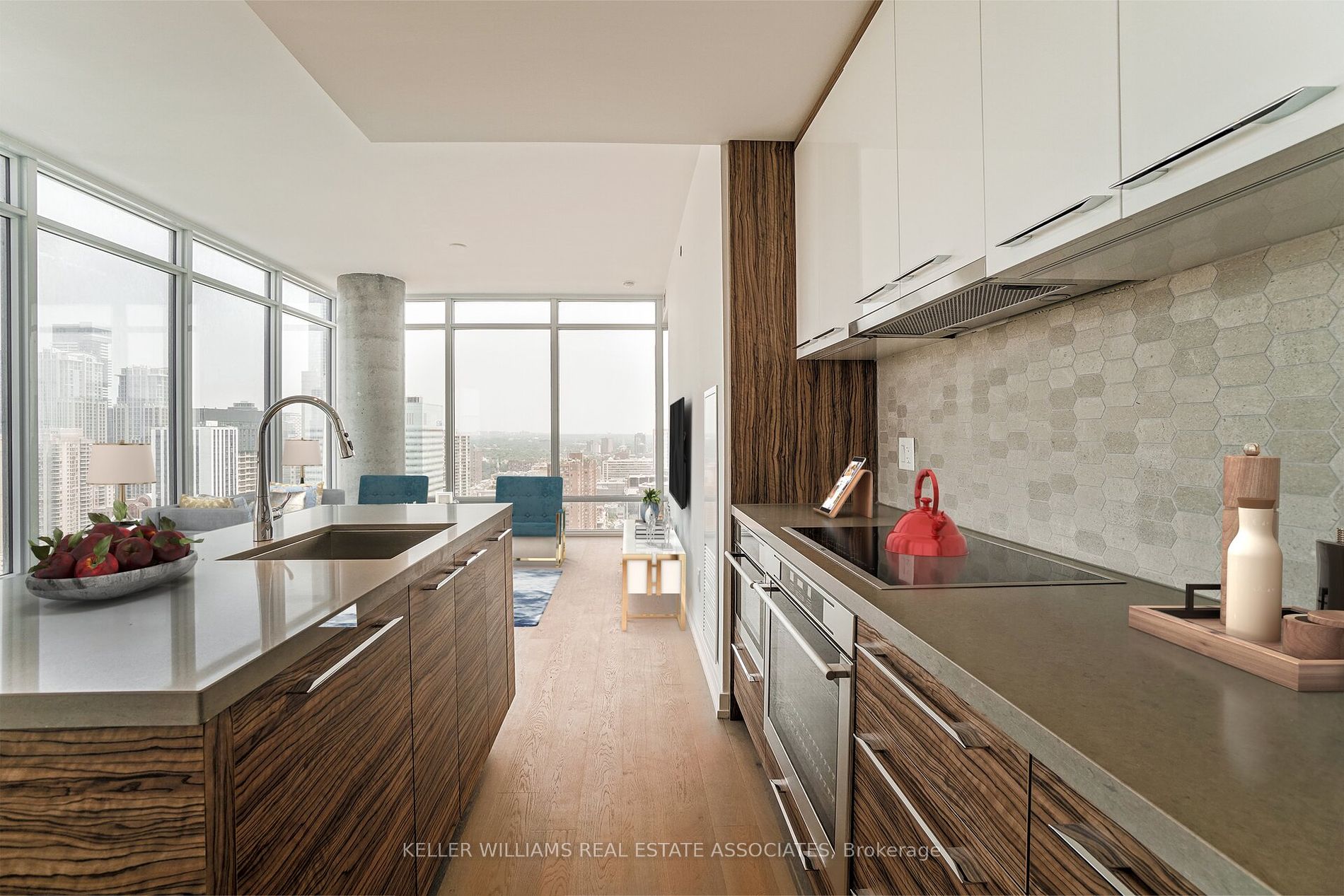 488 University Ave, #2302