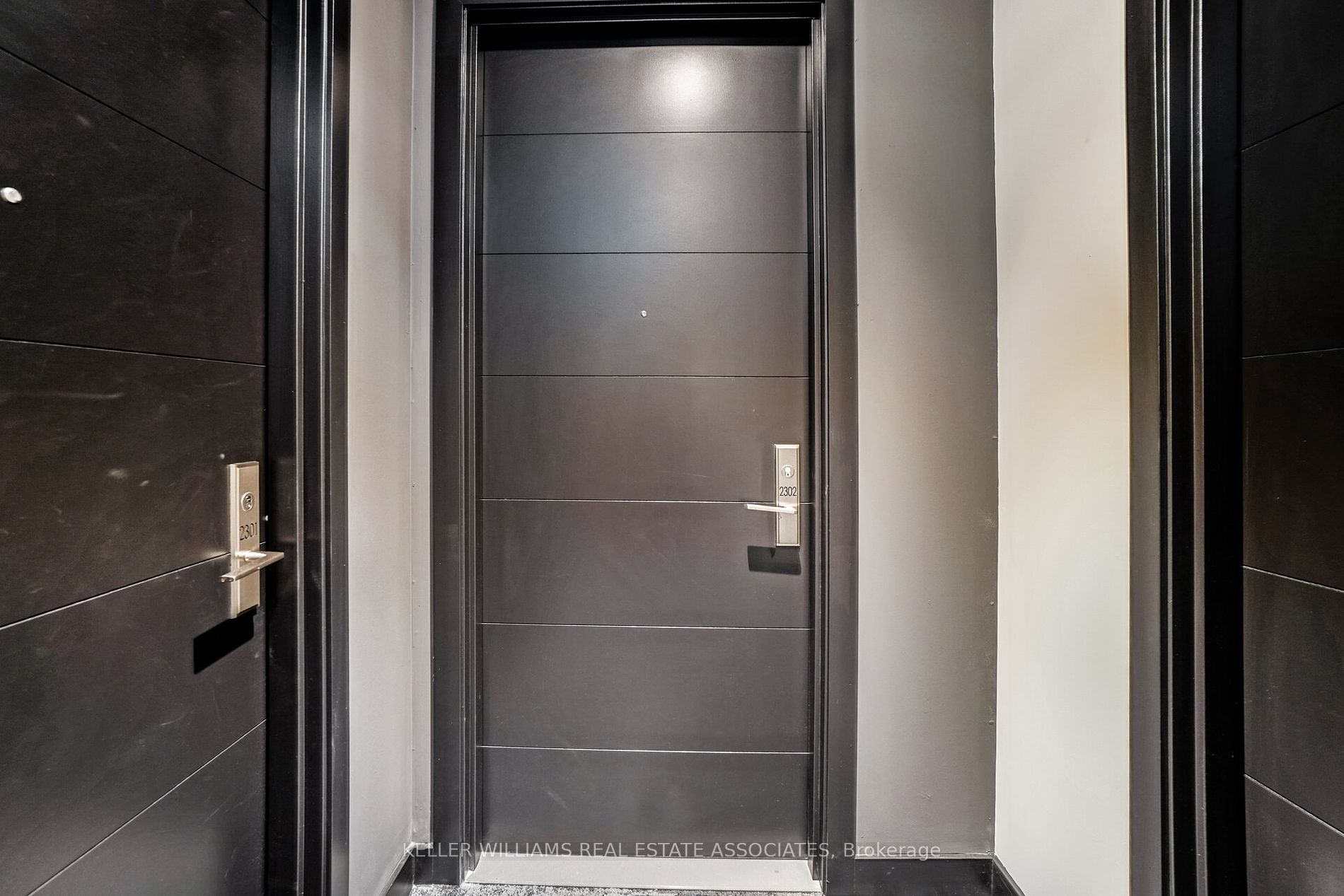 488 University Ave, #2302