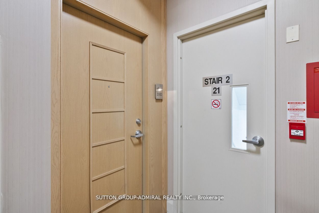 509 Beecroft Rd, #2102