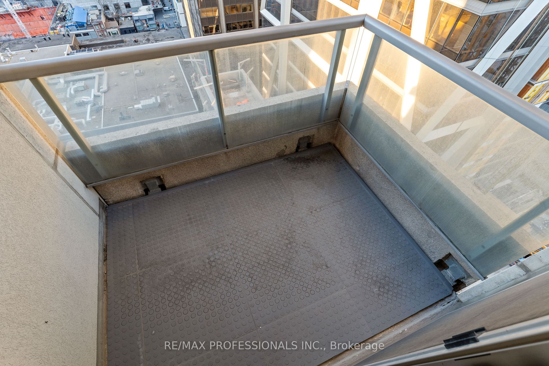 35 Balmuto St, #2104