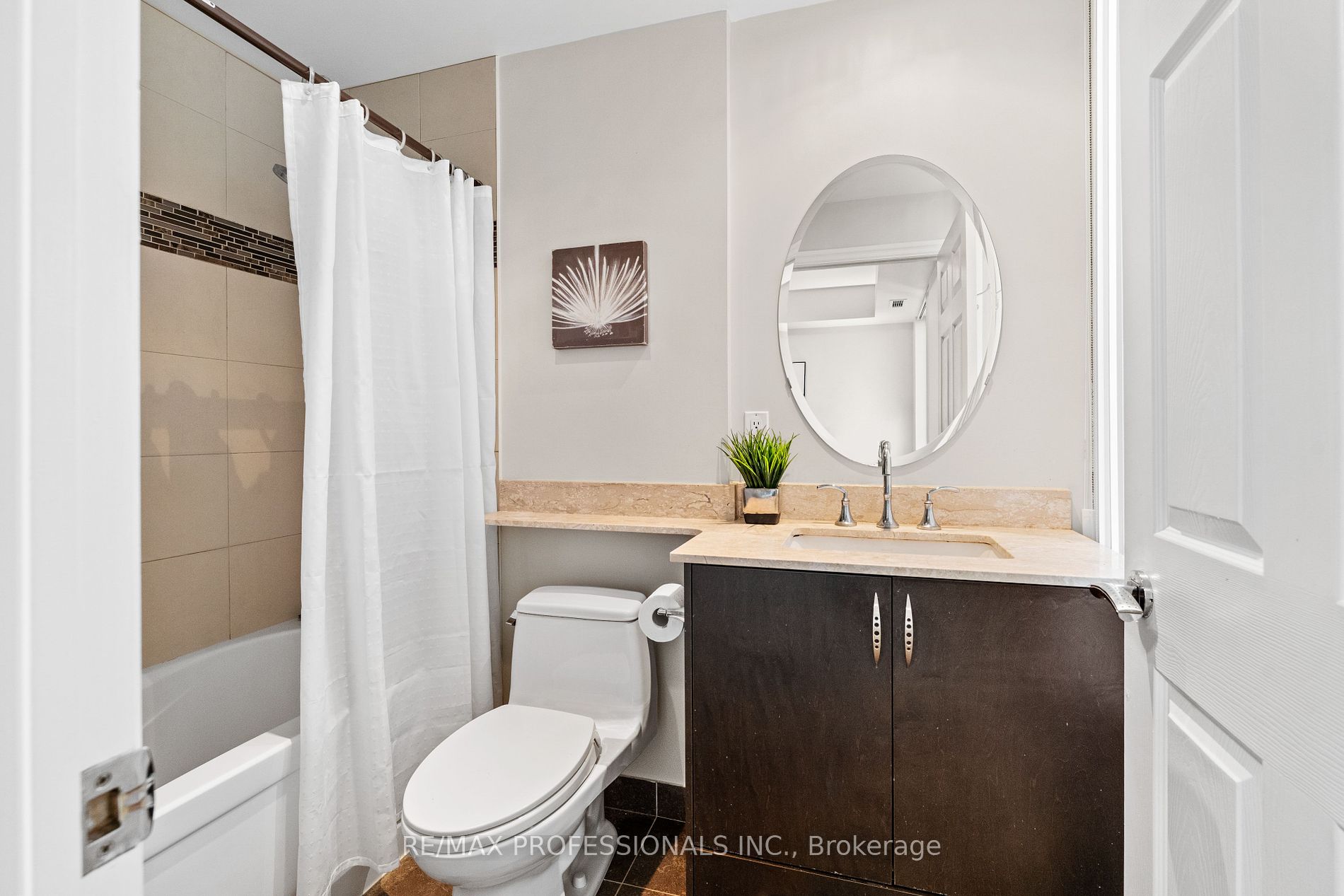 35 Balmuto St, #2104
