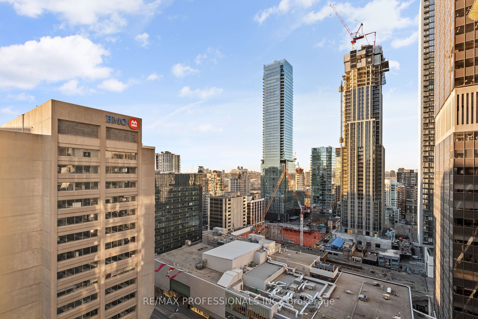 35 Balmuto St, #2104