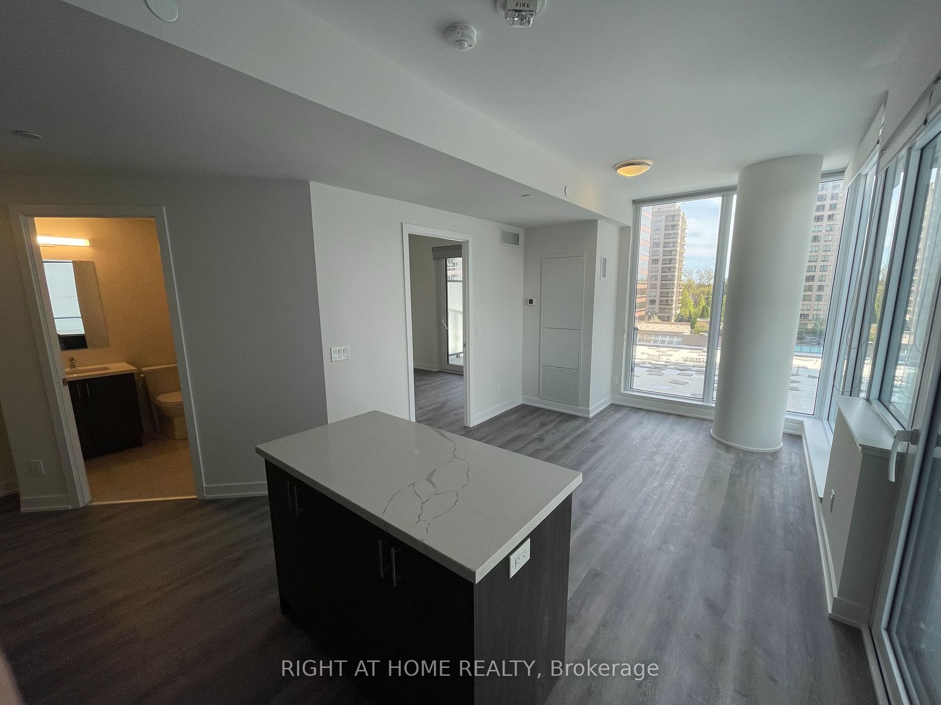 15 Ellerslie Ave, #502