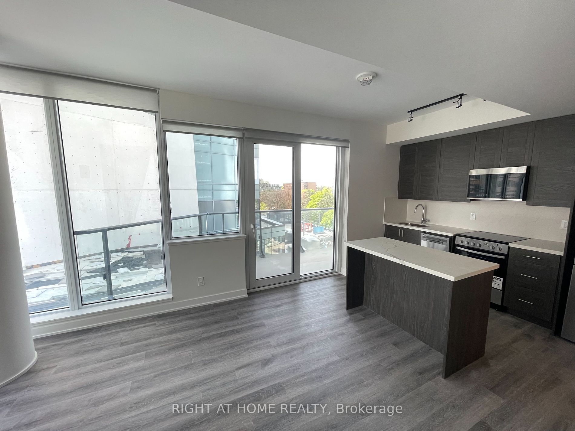 15 Ellerslie Ave, #502