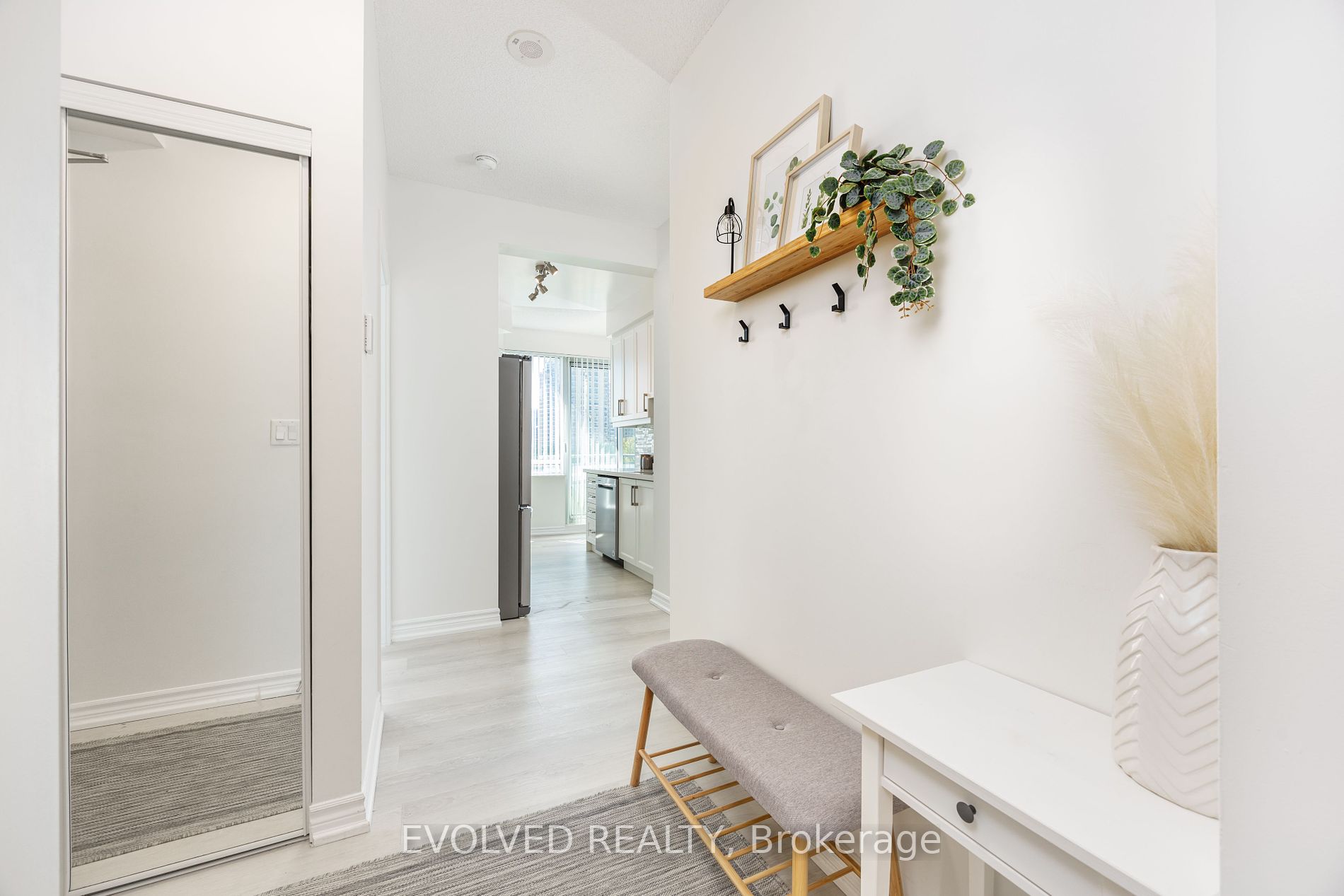 18 Holmes Avenue, #305