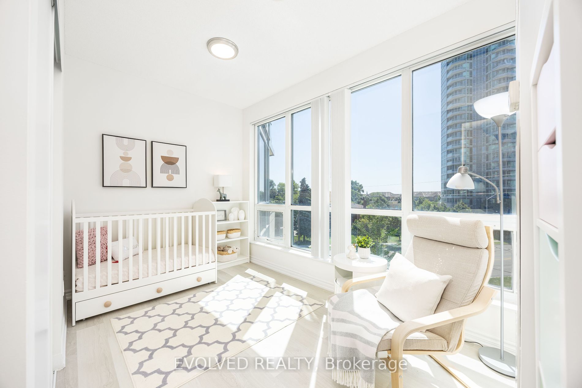 18 Holmes Avenue, #305