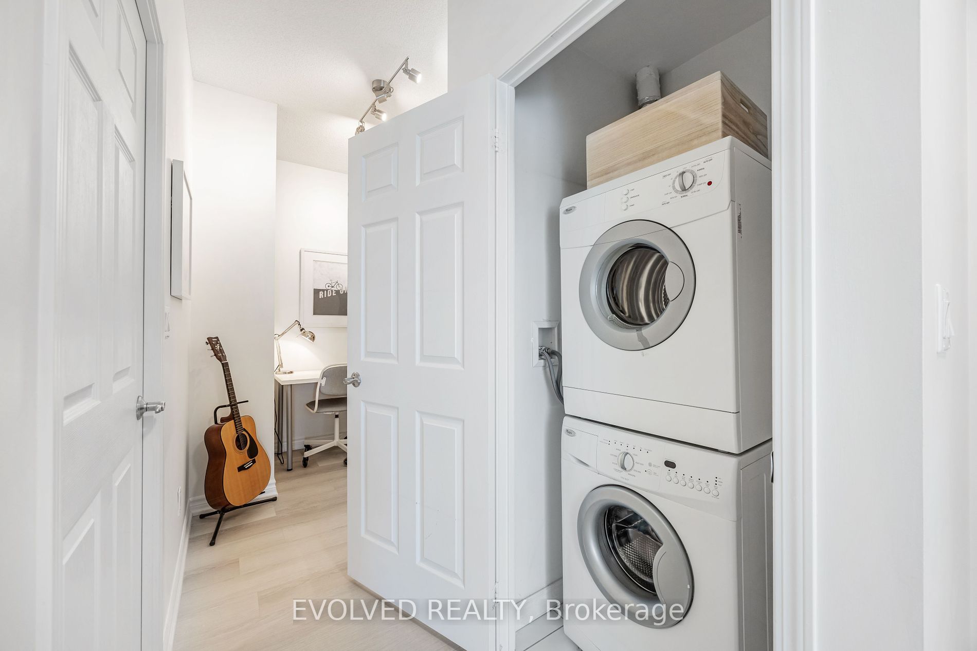 18 Holmes Avenue, #305
