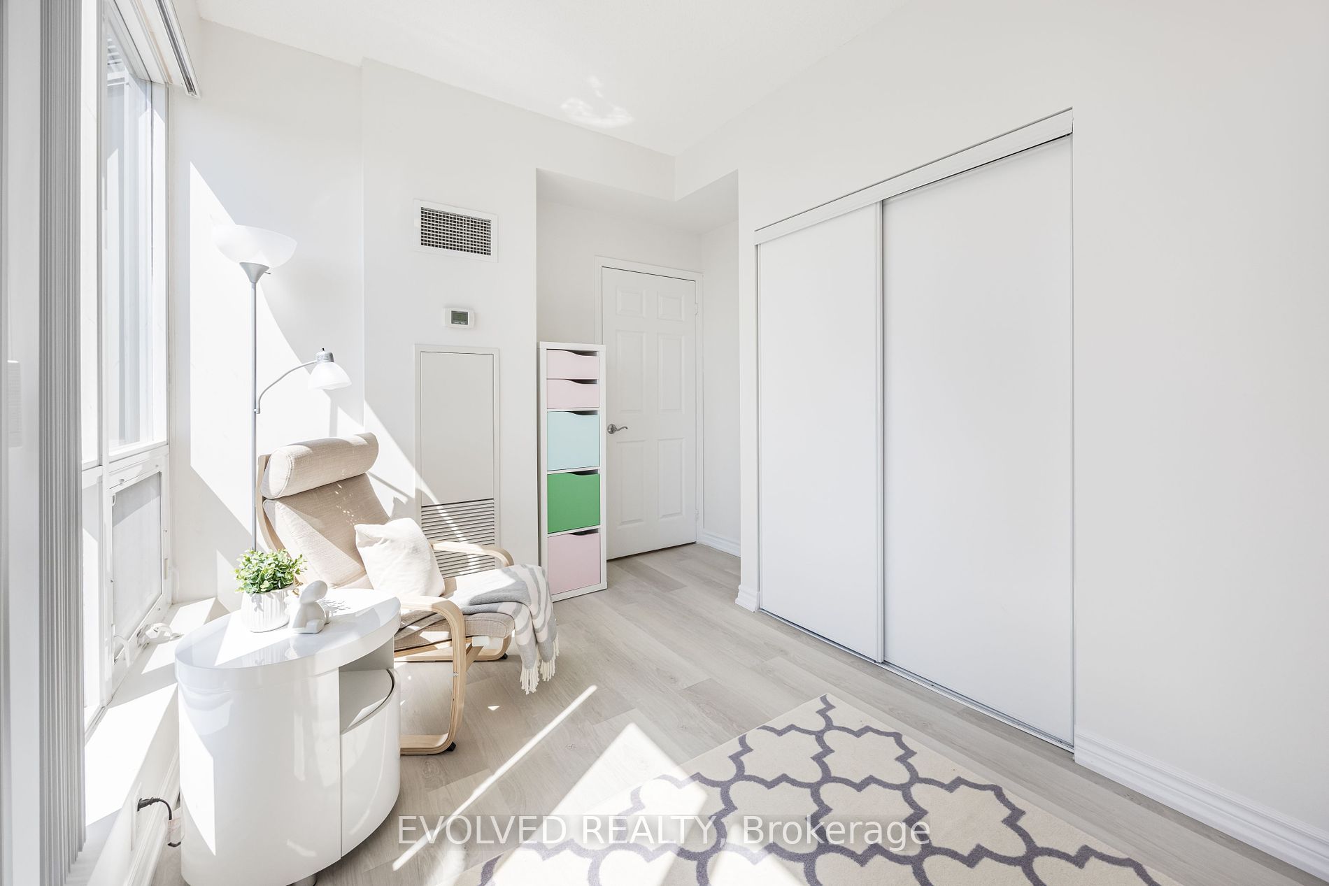 18 Holmes Avenue, #305