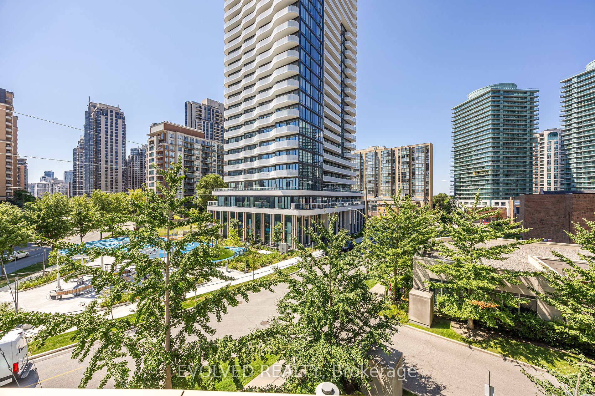 18 Holmes Avenue, #305