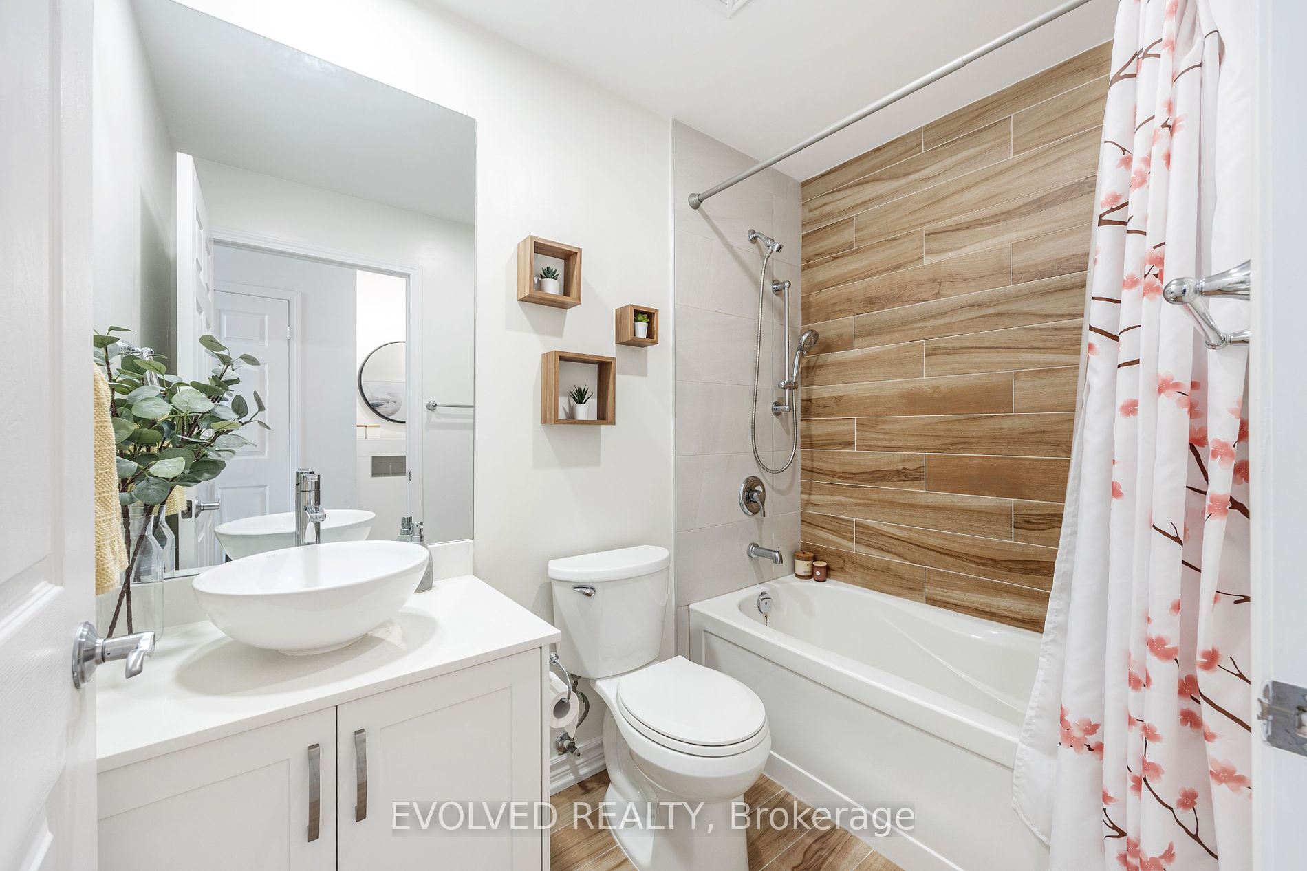 18 Holmes Avenue, #305