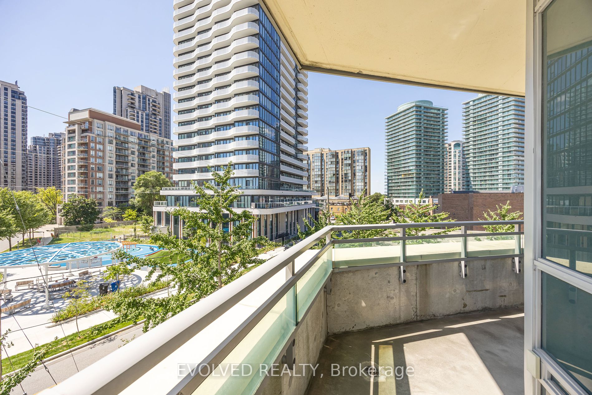 18 Holmes Avenue, #305