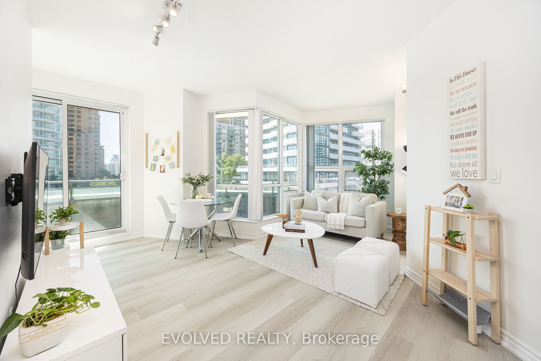 18 Holmes Avenue, #305